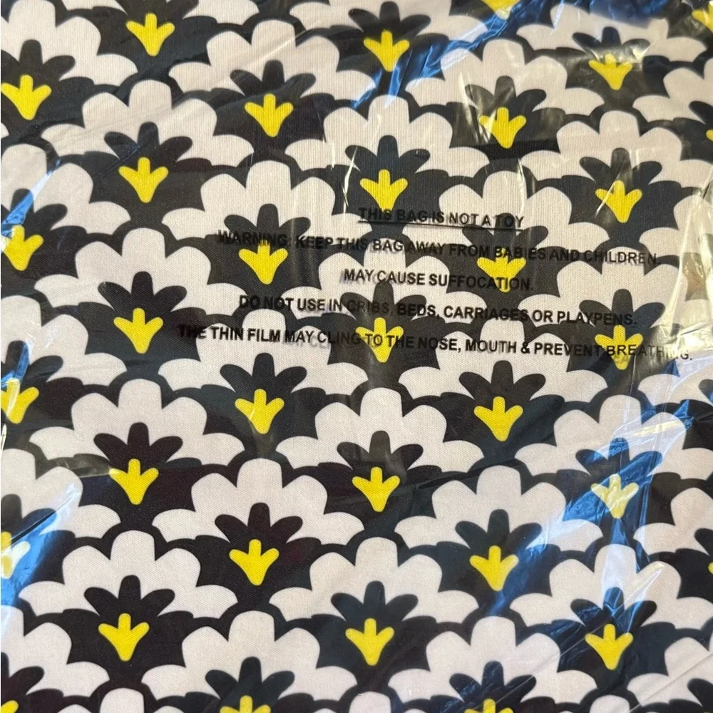 Neoprene 15” laptop case Vera Bradley new
